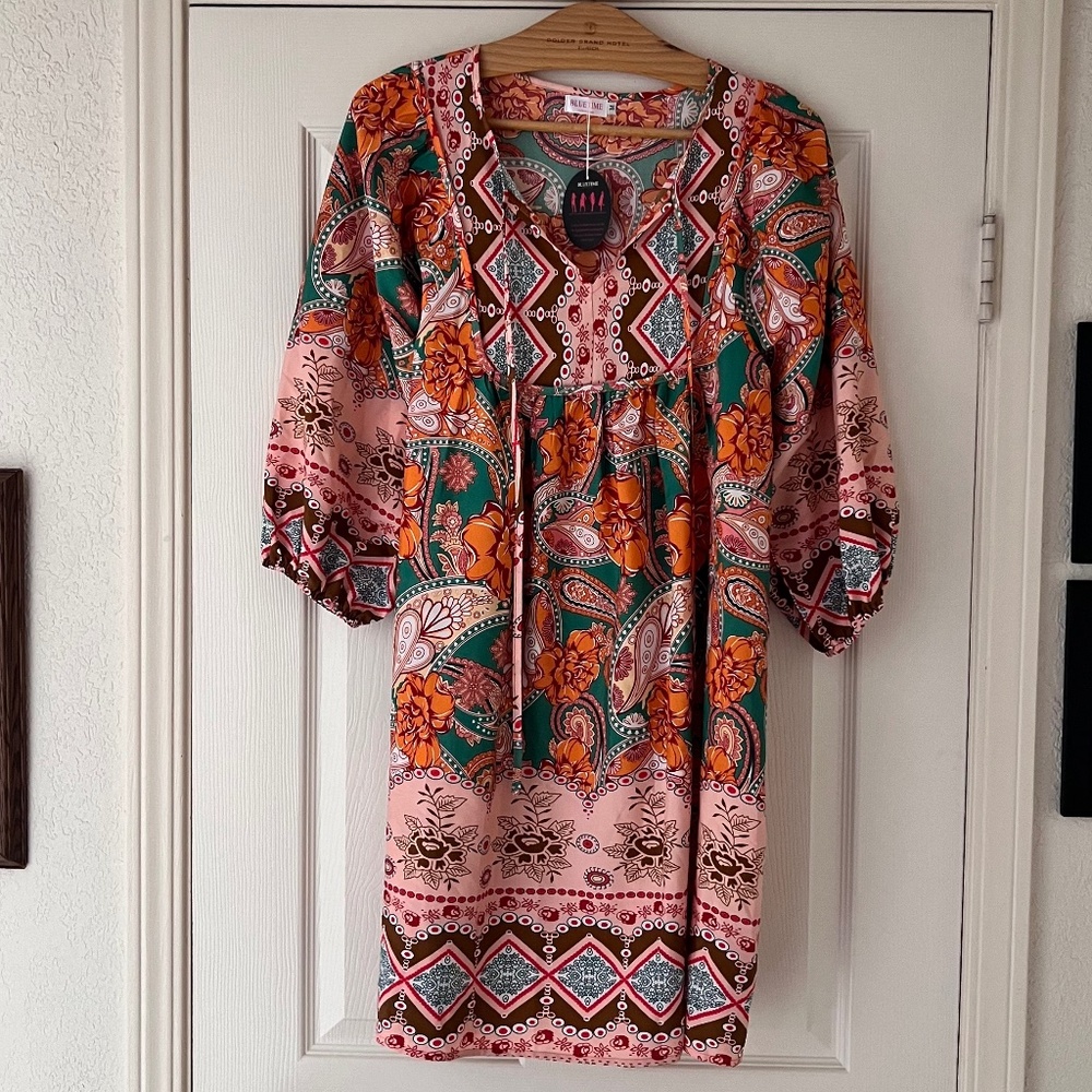 BLUETIME tie neck flowy shirt dress w 3/4 elastic/blousy sleeve MULTI sz M - NWT